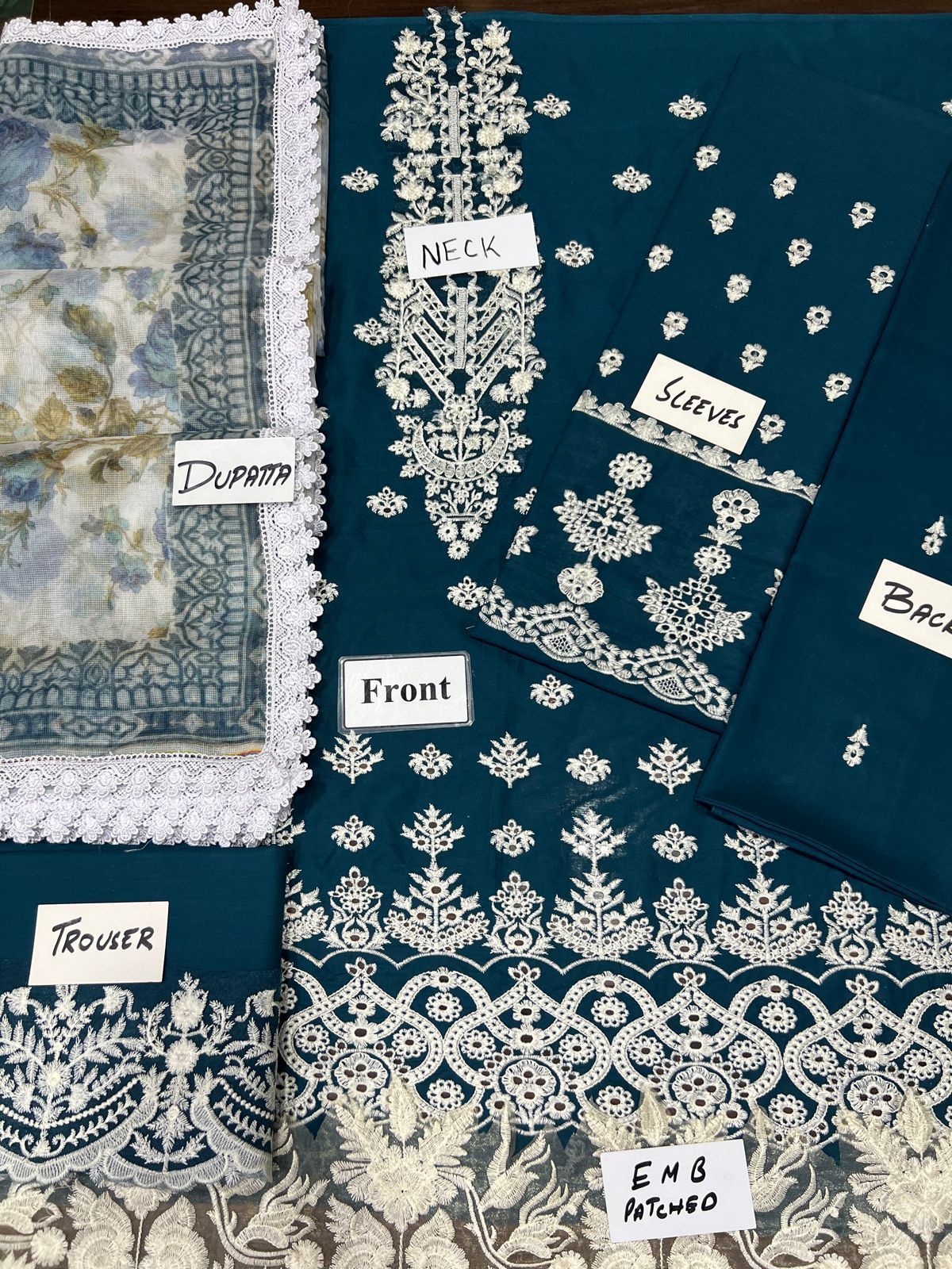 ☆Brand Name : Zainab Chottani☆ ☆Fabric Details : Cotton & Silk☆