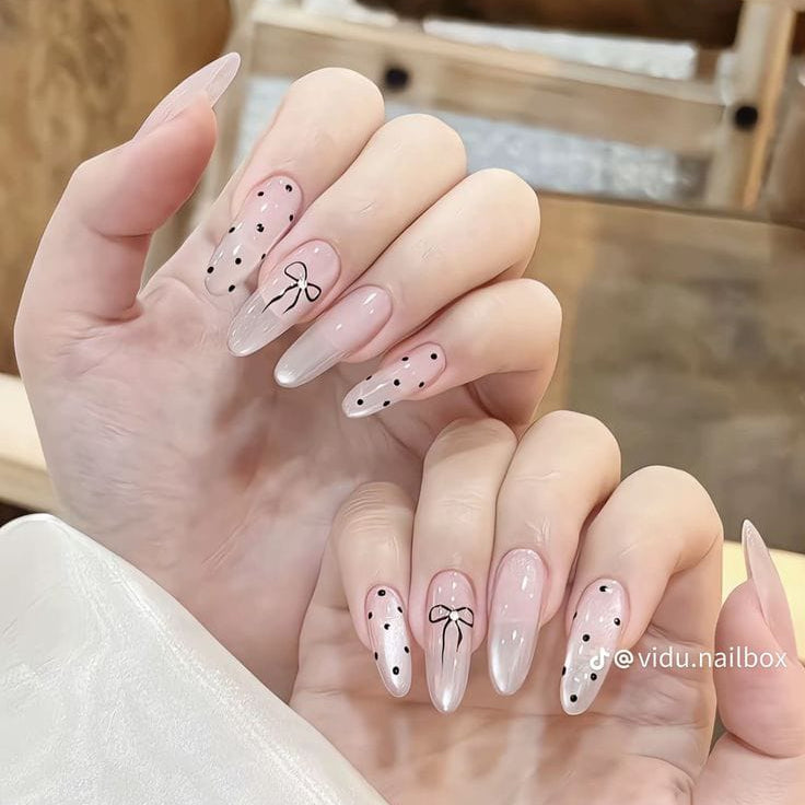 Pack of 12 - Cat Eye Nails Luminous Magnetic Effect Soft Nude Champagne Gold Almond Nails With Shimmer Polka Dots And Fine Bow Line Art (Random Design)