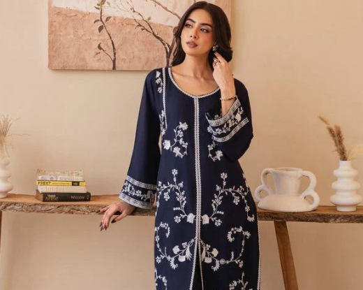 Maryam & Maria : LAWN Shirt Front &nbsp;HEAVY &nbsp;Embroidery
