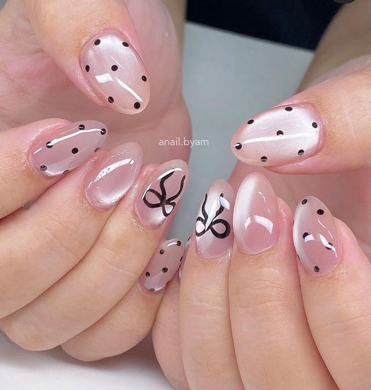 Pack of 12 - Cat Eye Nails Luminous Magnetic Effect Soft Nude Champagne Gold Almond Nails With Shimmer Polka Dots And Fine Bow Line Art (Random Design)